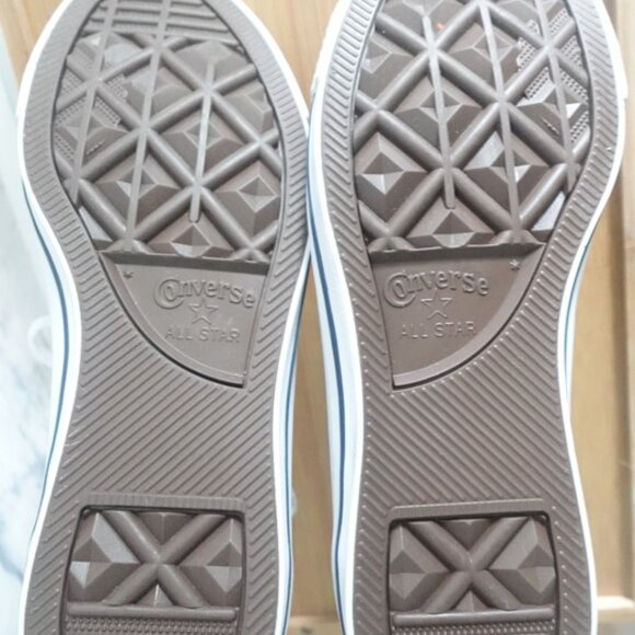 Chuck Taylor All Star Leather High Top White - Picture 4 of 12